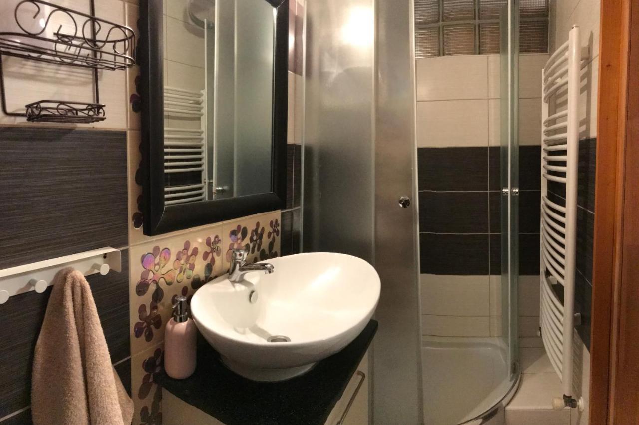 Pitypang Apartman Gyula Eksteriør billede