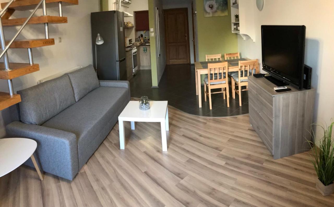 Pitypang Apartman Gyula Eksteriør billede