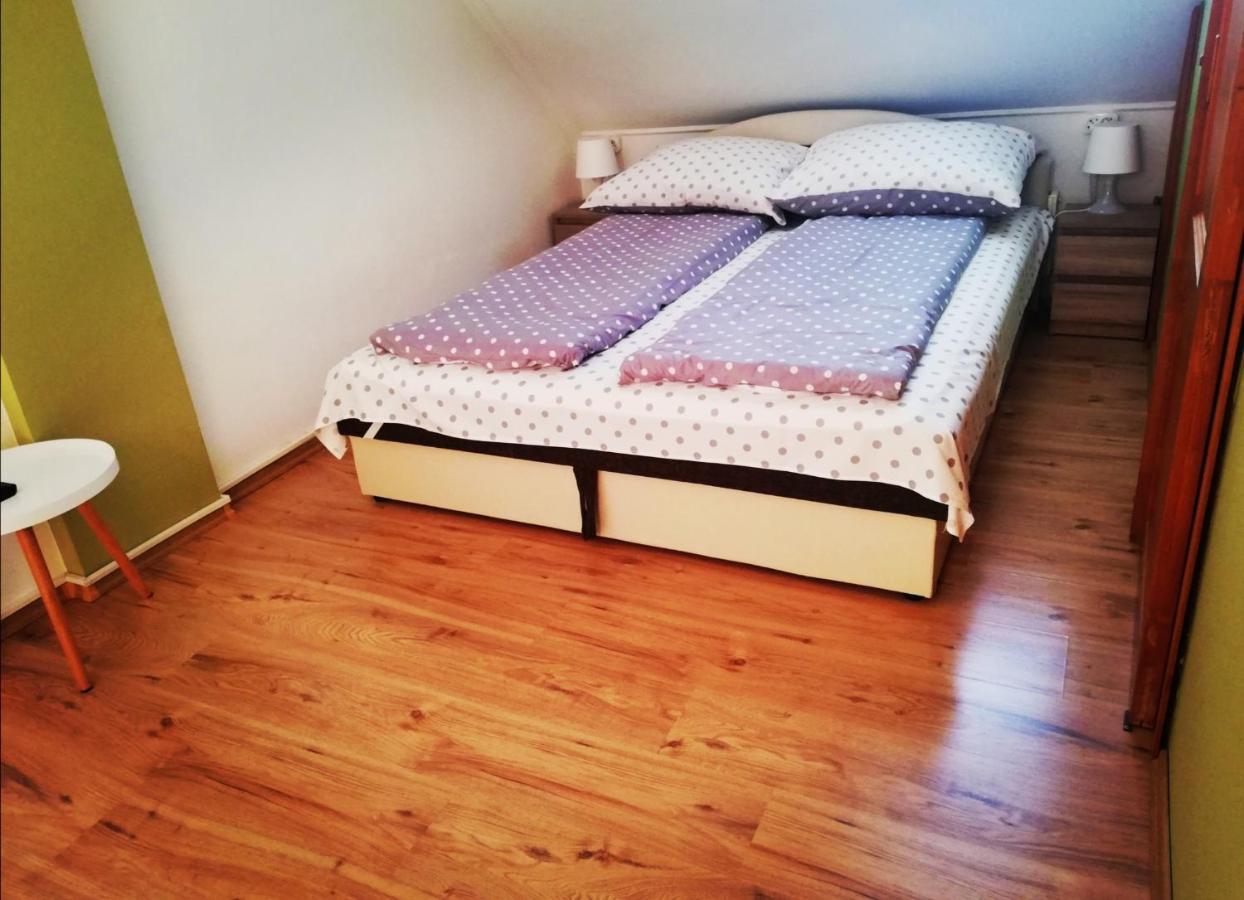 Pitypang Apartman Gyula Eksteriør billede